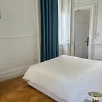 Helianthe Apartment