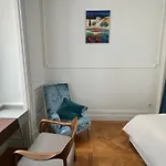 Helianthe Apartment