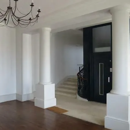 Helianthe Apartment